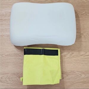 Cushio lab deep sleep travel pillow